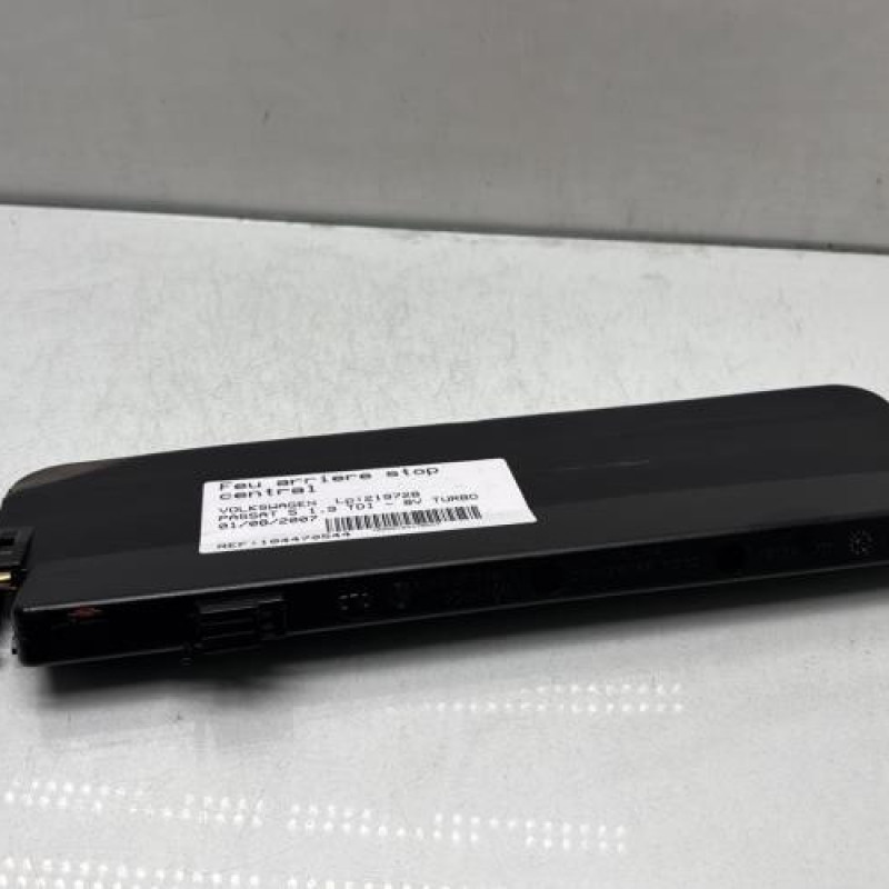 Feu arriere stop central VOLKSWAGEN PASSAT 5 Photo n°2