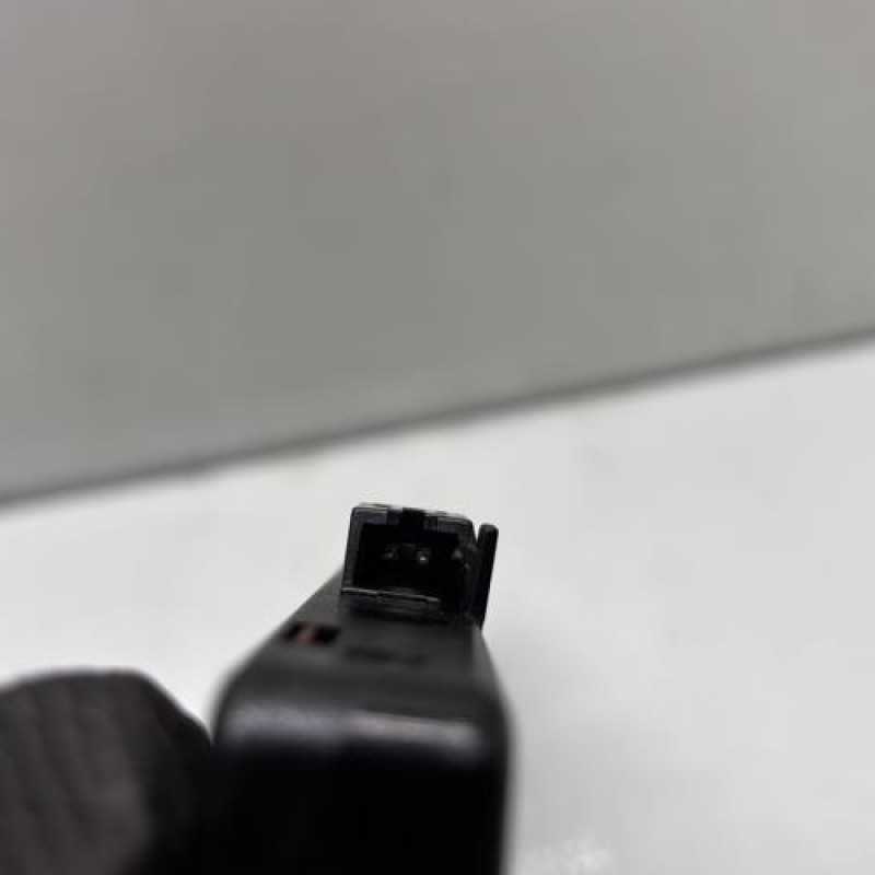 Feu arriere stop central VOLKSWAGEN PASSAT 5 Photo n°3