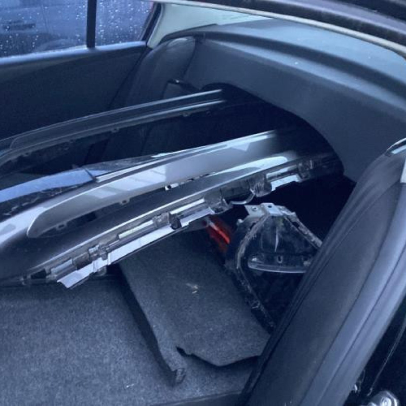 Feu arriere stop central VOLKSWAGEN PASSAT 5 Photo n°14