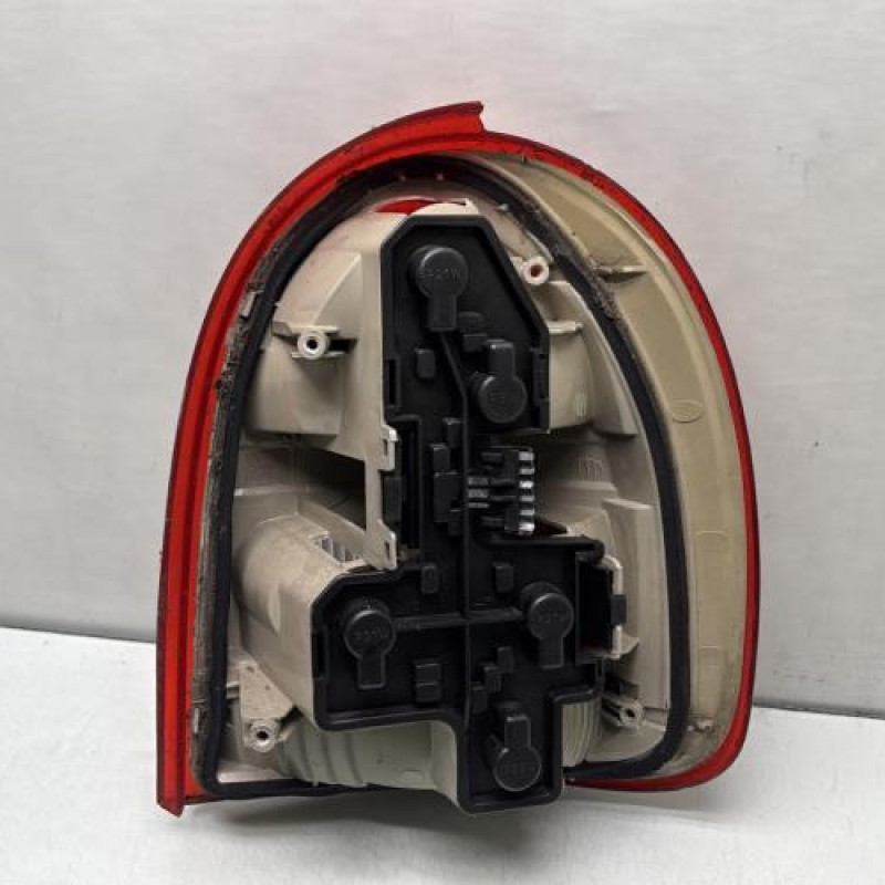 Feu arriere principal gauche (feux) OPEL CORSA B Photo n°2