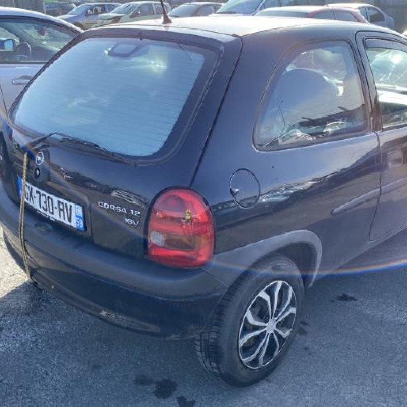 Feu arriere principal gauche (feux) OPEL CORSA B Photo n°6