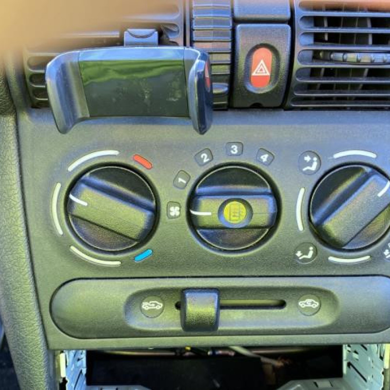 Feu arriere principal gauche (feux) OPEL CORSA B Photo n°20