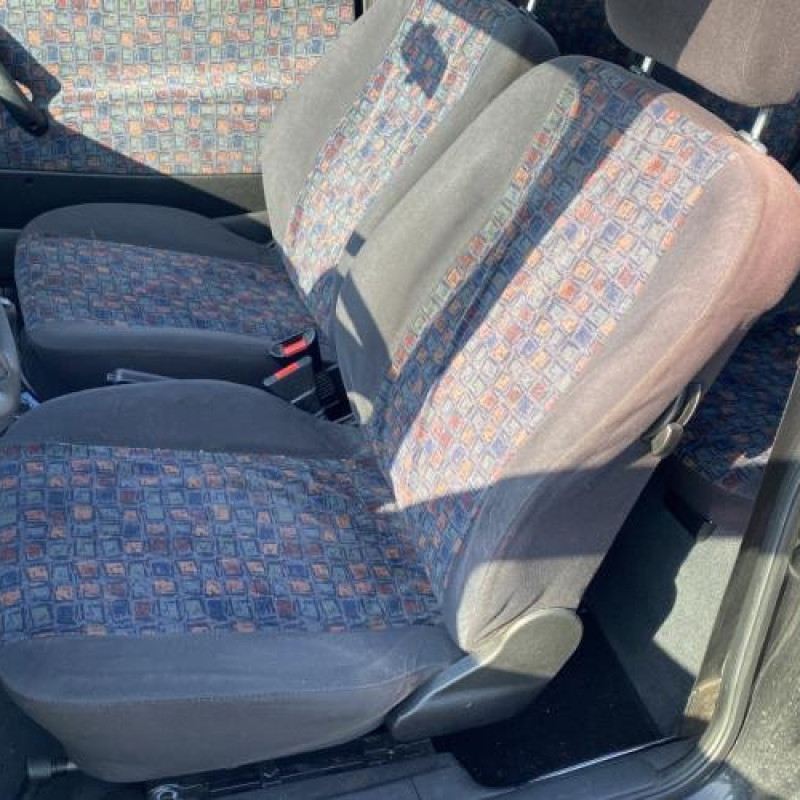 Pretensionneur de ceinture avant droit OPEL CORSA B Photo n°16