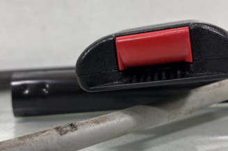 Pretensionneur de ceinture avant gauche OPEL CORSA B