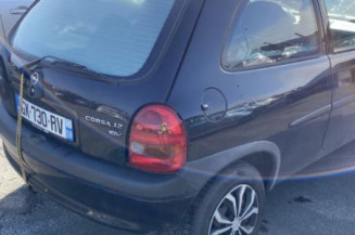 Pretensionneur de ceinture avant gauche OPEL CORSA B