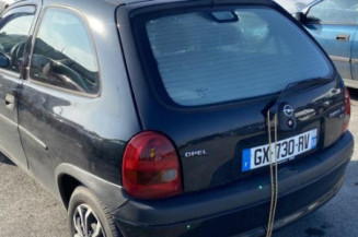 Pretensionneur de ceinture avant gauche OPEL CORSA B