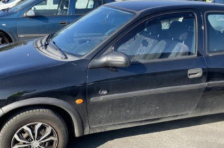 Pretensionneur de ceinture avant gauche OPEL CORSA B