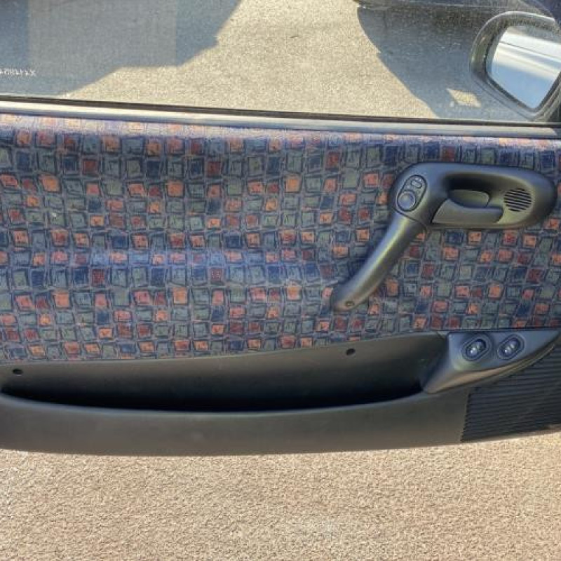 Pretensionneur de ceinture avant gauche OPEL CORSA B Photo n°14