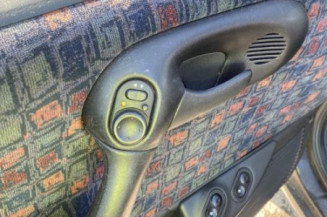 Pretensionneur de ceinture avant gauche OPEL CORSA B