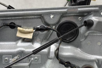 Leve vitre electrique avant droit VOLKSWAGEN POLO 4