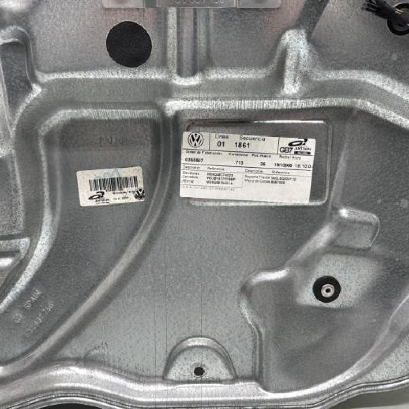 Leve vitre electrique avant droit VOLKSWAGEN POLO 4 Photo n°6