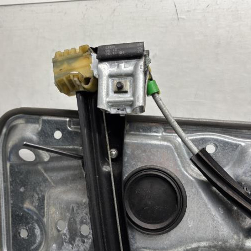 Leve vitre electrique avant droit VOLKSWAGEN POLO 4 Photo n°9