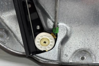 Leve vitre electrique avant droit VOLKSWAGEN POLO 4