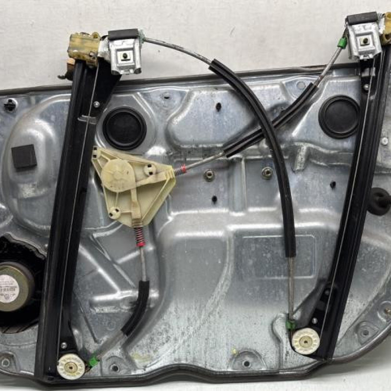 Leve vitre electrique avant gauche VOLKSWAGEN POLO 4 Photo n°1