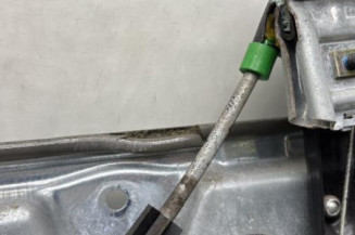 Leve vitre electrique avant gauche VOLKSWAGEN POLO 4