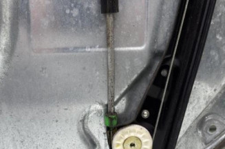 Leve vitre electrique avant gauche VOLKSWAGEN POLO 4