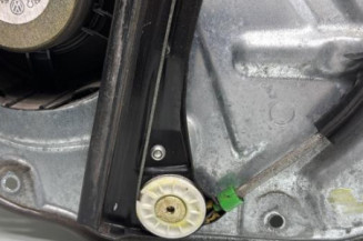 Leve vitre electrique avant gauche VOLKSWAGEN POLO 4
