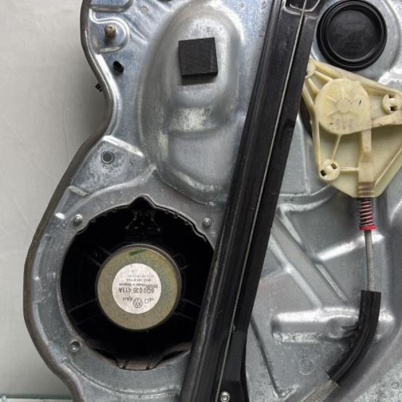 Leve vitre electrique avant gauche VOLKSWAGEN POLO 4 Photo n°8