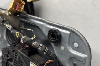 Leve vitre electrique avant gauche VOLKSWAGEN POLO 4