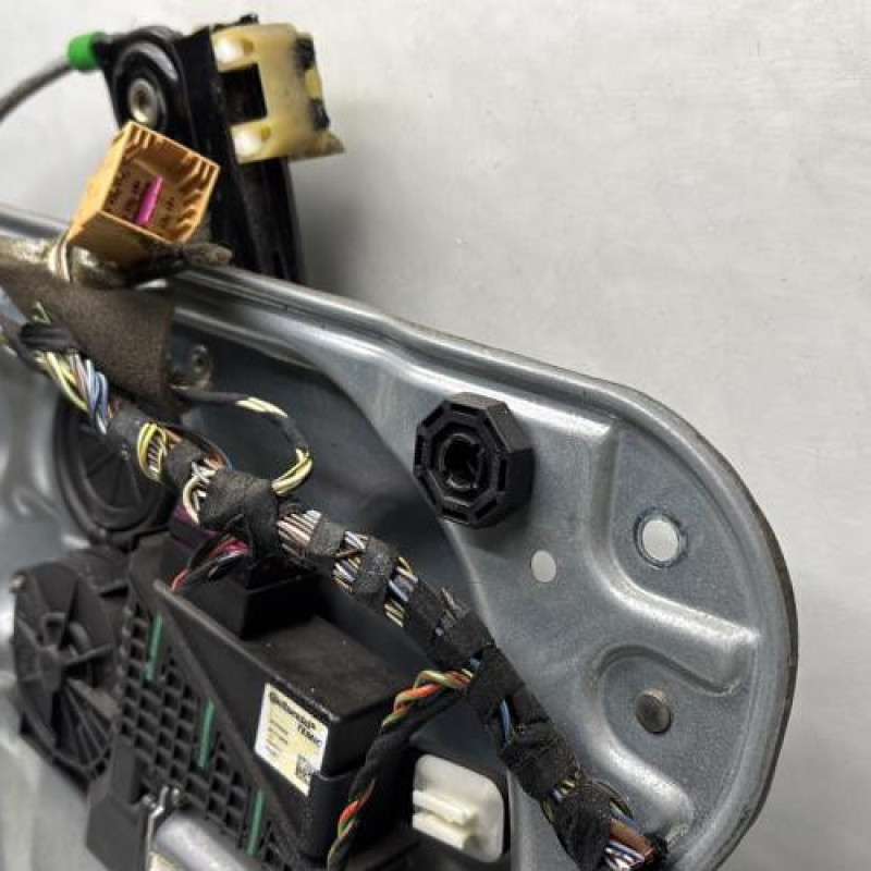 Leve vitre electrique avant gauche VOLKSWAGEN POLO 4 Photo n°9