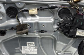 Leve vitre electrique avant gauche VOLKSWAGEN POLO 4