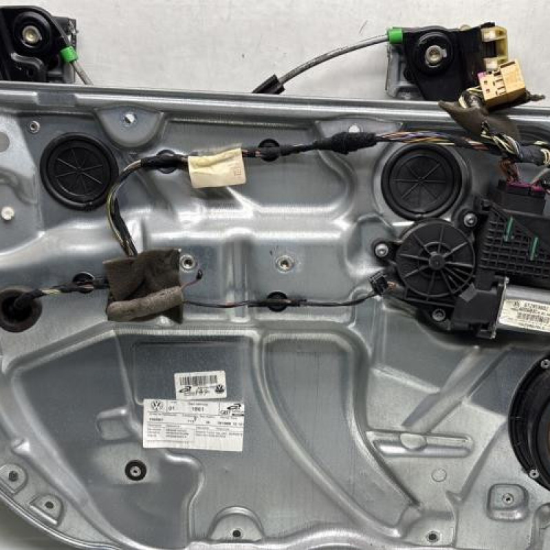 Leve vitre electrique avant gauche VOLKSWAGEN POLO 4 Photo n°10