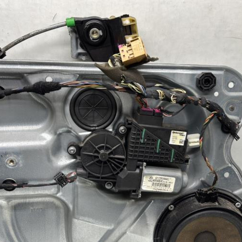 Leve vitre electrique avant gauche VOLKSWAGEN POLO 4 Photo n°12