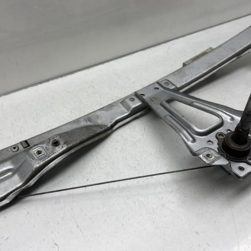 Leve vitre mecanique arriere gauche RENAULT CLIO 3 Photo n°2