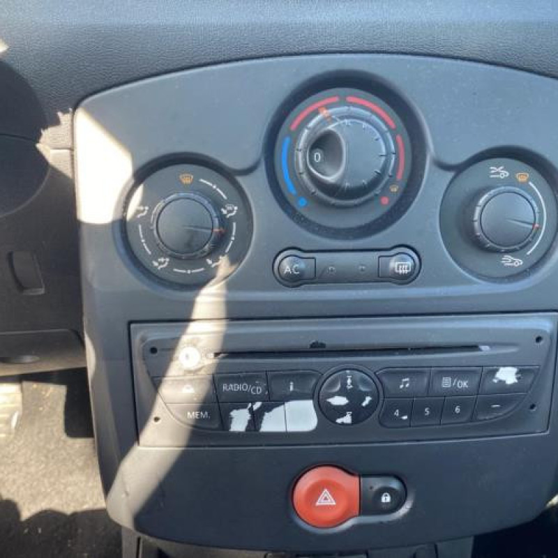 Leve vitre mecanique arriere gauche RENAULT CLIO 3 Photo n°10