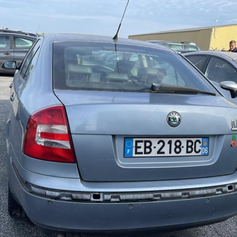 Feu arriere principal droit (feux) SKODA OCTAVIA 2 Photo n°7