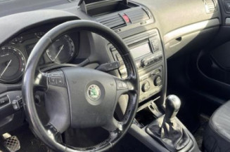 Serrure avant gauche SKODA OCTAVIA 2