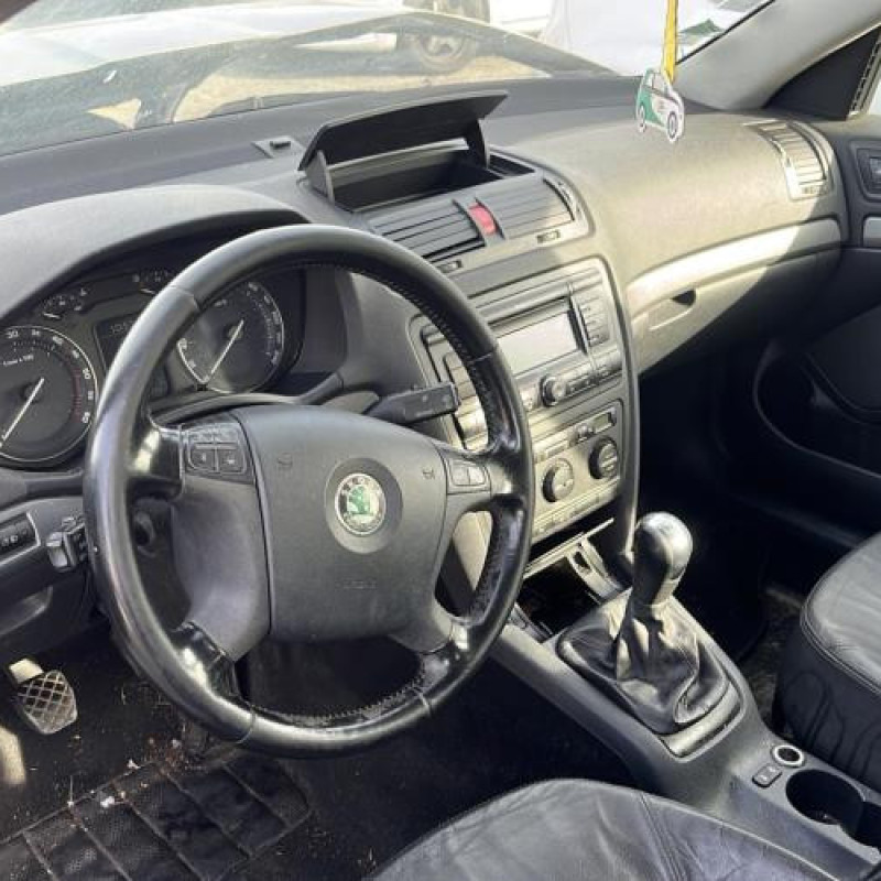 Serrure avant gauche SKODA OCTAVIA 2 Photo n°11