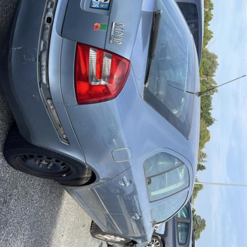 Serrure avant gauche SKODA OCTAVIA 2 Photo n°14