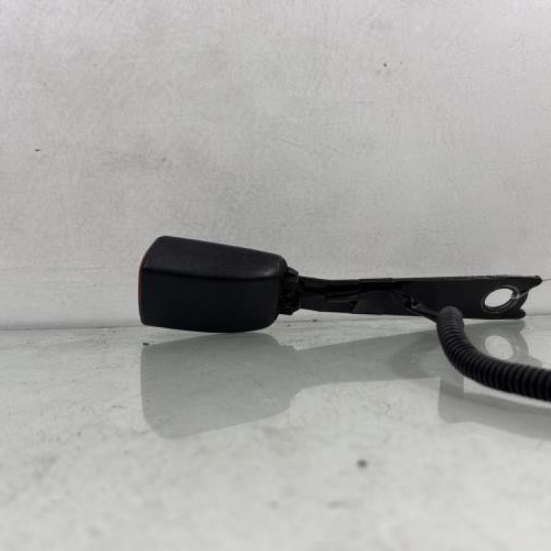 Attache ceinture avant gauche TOYOTA AVENSIS 3 Photo n°2