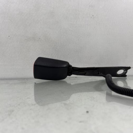 Attache ceinture avant gauche TOYOTA AVENSIS 3