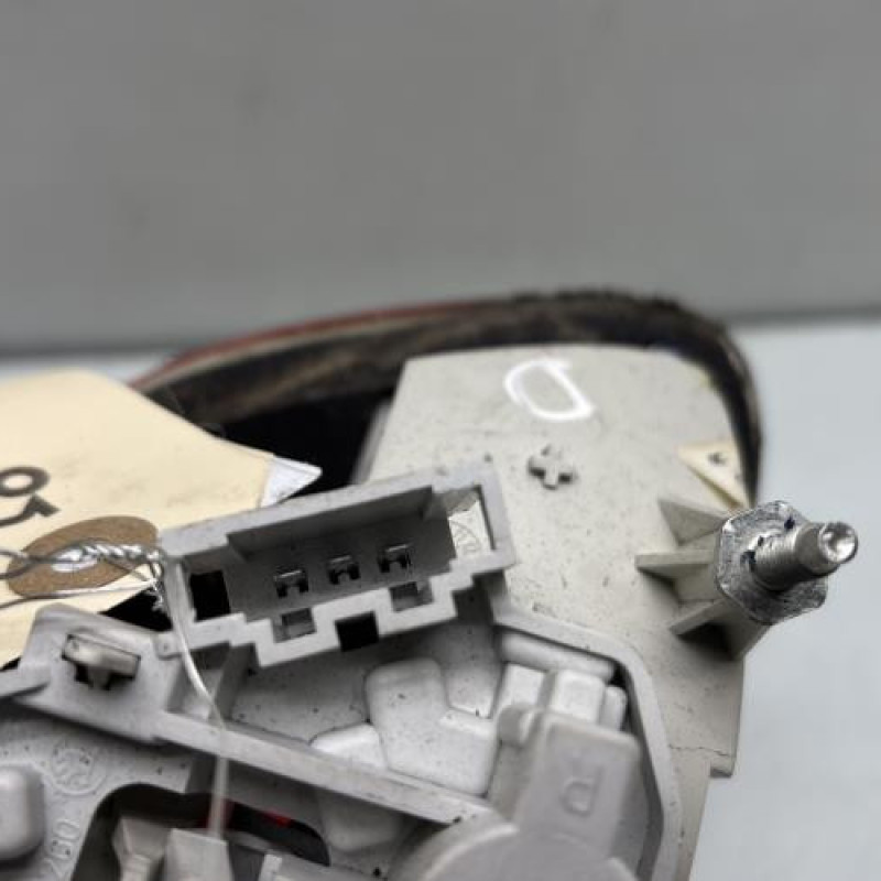 Feu arriere secondaire droit (feux) SKODA SUPERB 2 Photo n°3