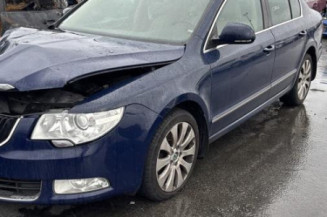 Feu arriere secondaire droit (feux) SKODA SUPERB 2