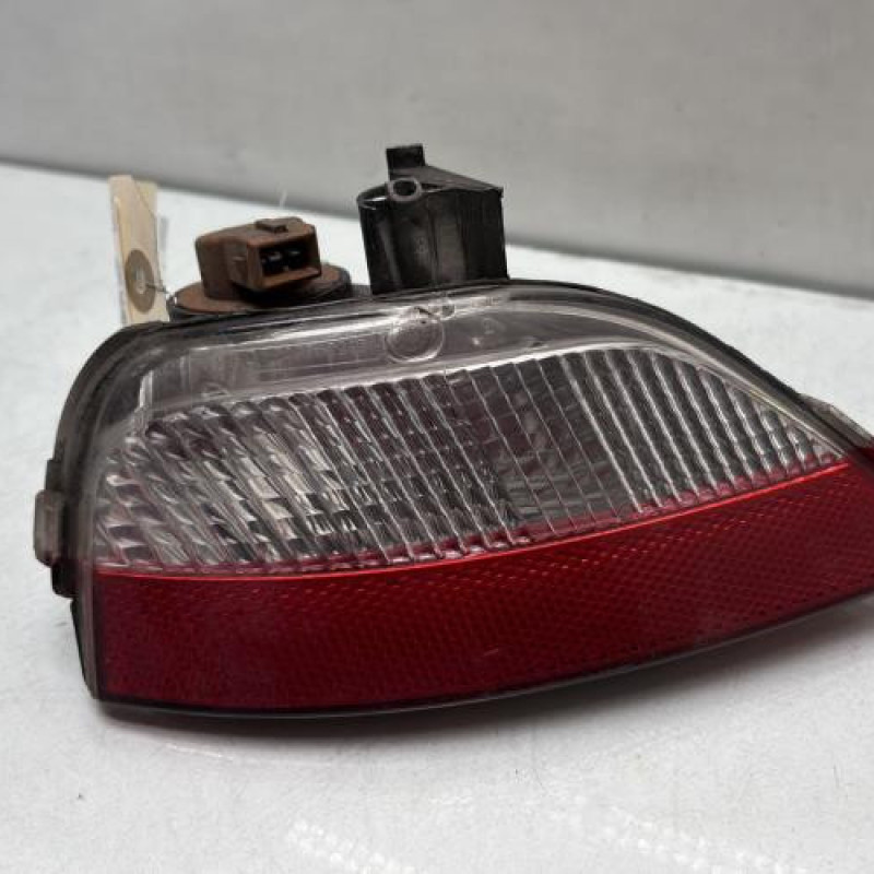 Anti brouillard arriere droit RENAULT CAPTUR 1 Photo n°1