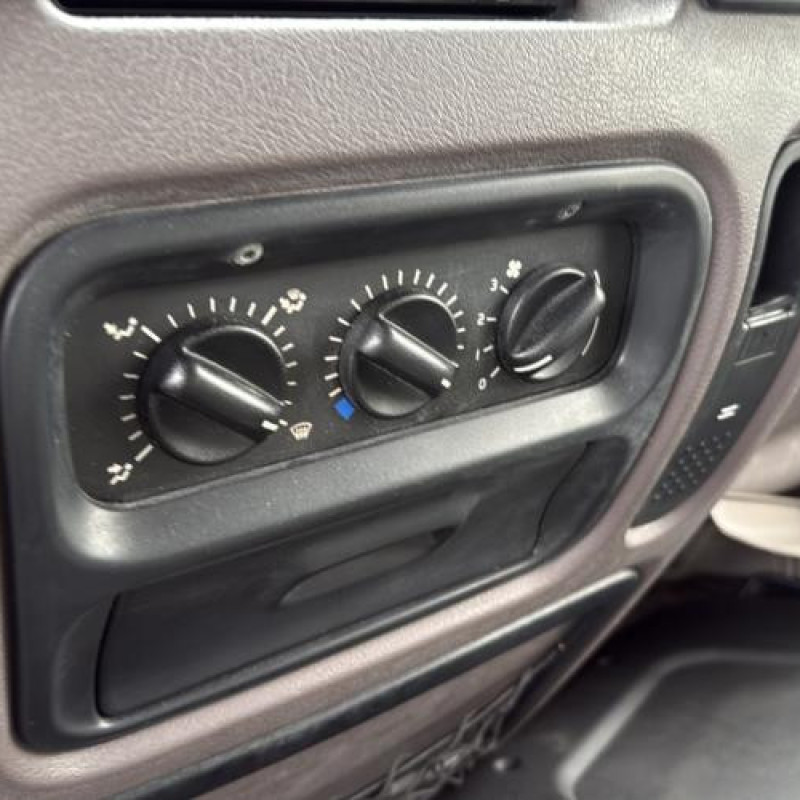 Vase de lave glace RENAULT MASTER 2 Photo n°19