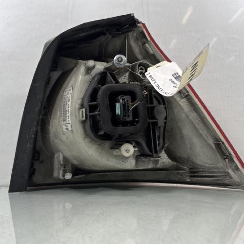Feu arriere principal gauche (feux) VOLKSWAGEN GOLF 5 Photo n°4