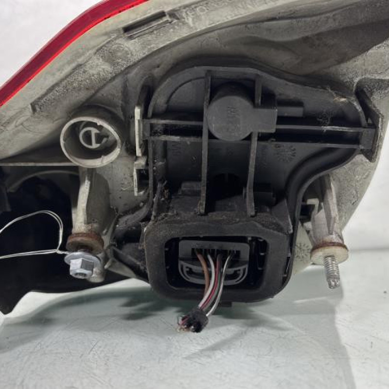 Feu arriere principal gauche (feux) VOLKSWAGEN GOLF 5 Photo n°5
