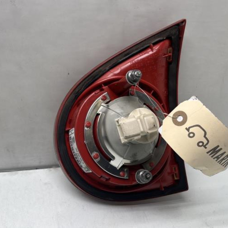 Feu arriere secondaire gauche (feux) VOLKSWAGEN GOLF 5 Photo n°2