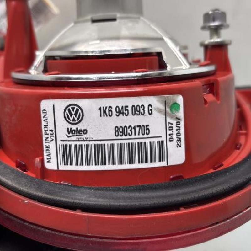 Feu arriere secondaire gauche (feux) VOLKSWAGEN GOLF 5 Photo n°4