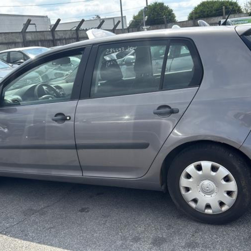 Feu arriere secondaire gauche (feux) VOLKSWAGEN GOLF 5 Photo n°10