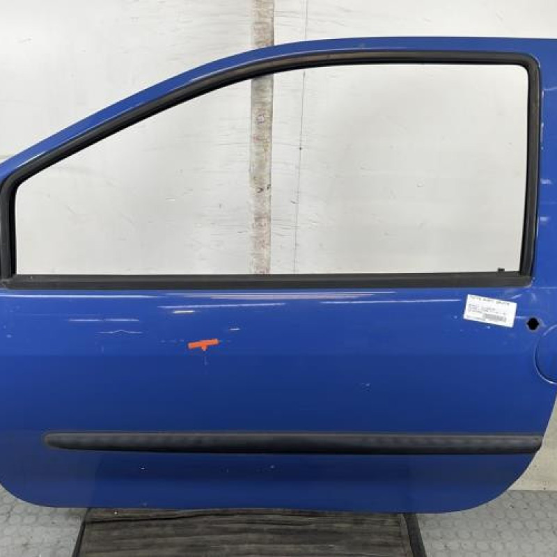 Porte avant gauche RENAULT TWINGO 1 Photo n°1