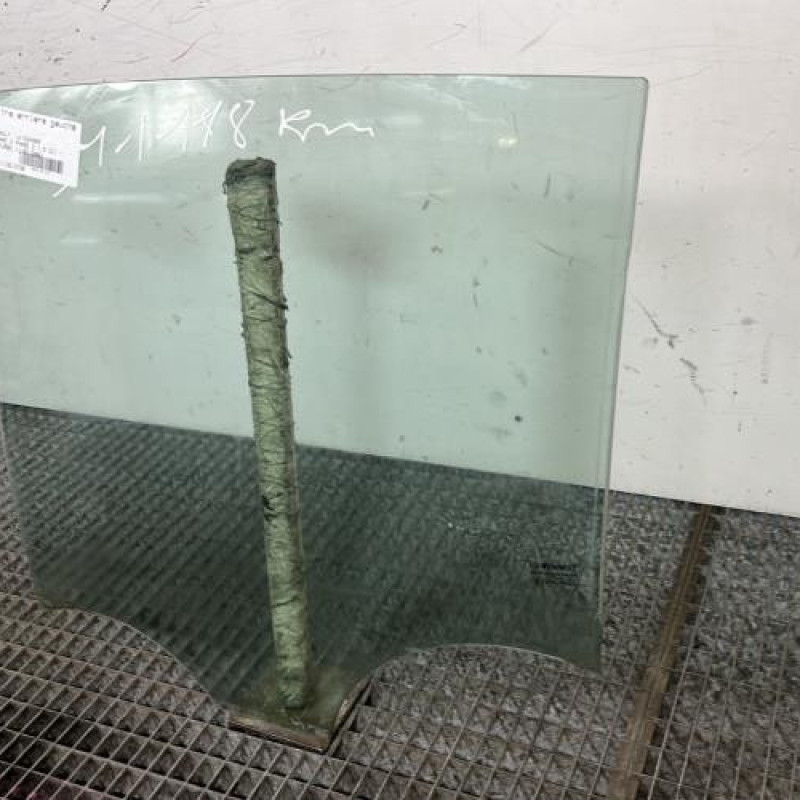 Vitre arriere gauche RENAULT MEGANE 2 Photo n°3