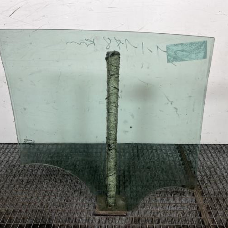 Vitre arriere gauche RENAULT MEGANE 2 Photo n°4