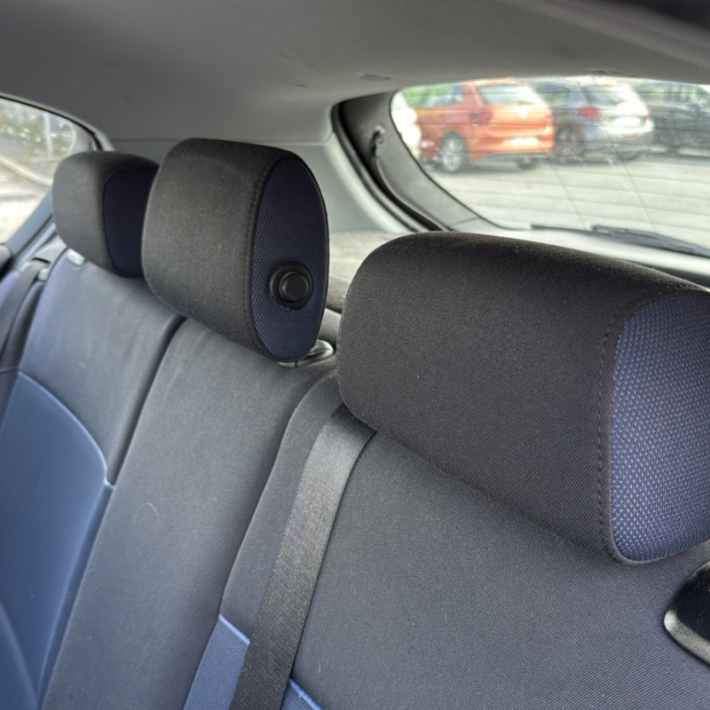 BMW SERIE 1 E87 PHASE 2 116d 2.0D - 16V TURBO Photo n°11