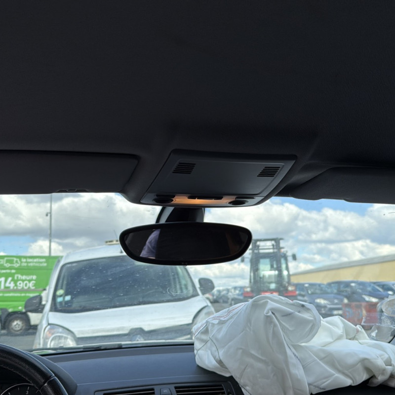 BMW SERIE 1 E87 PHASE 2 116d 2.0D - 16V TURBO Photo n°13