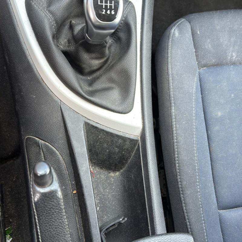 BMW SERIE 1 E87 PHASE 2 116d 2.0D - 16V TURBO Photo n°15